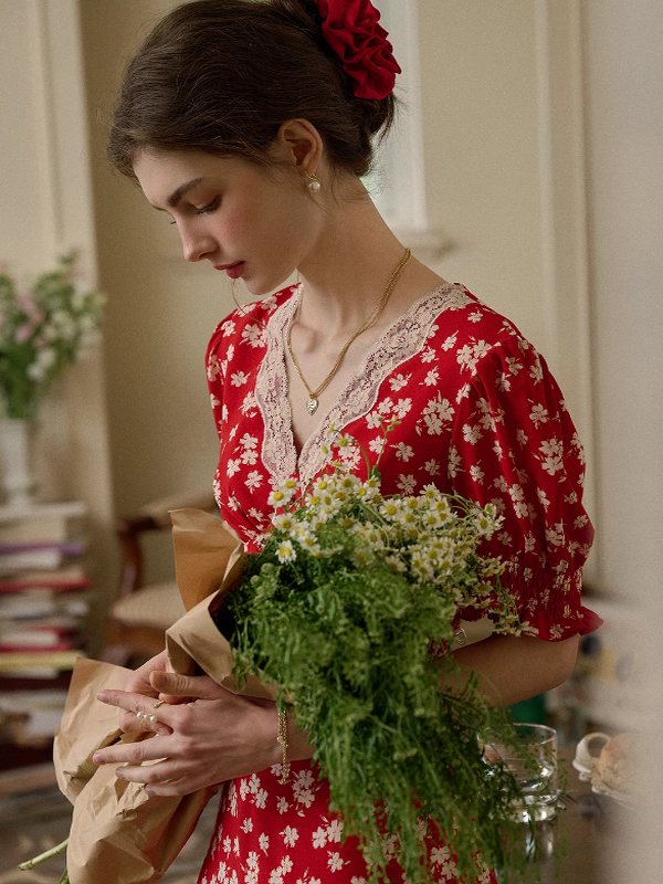 Vintage Elegance Red Floral Dress