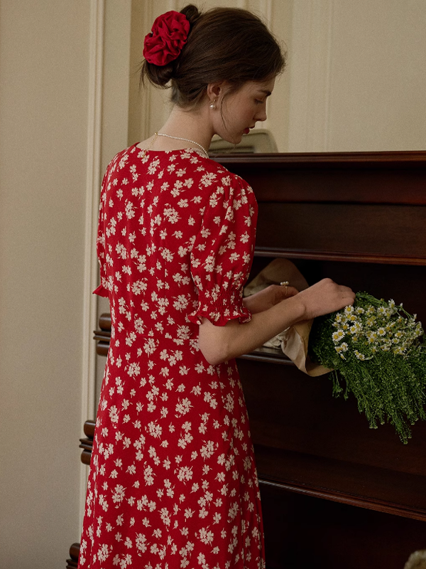 Vintage Elegance Red Floral Dress