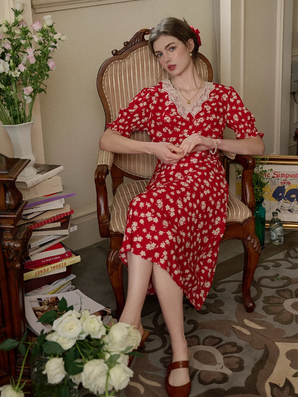 Vintage Elegance Red Floral Dress