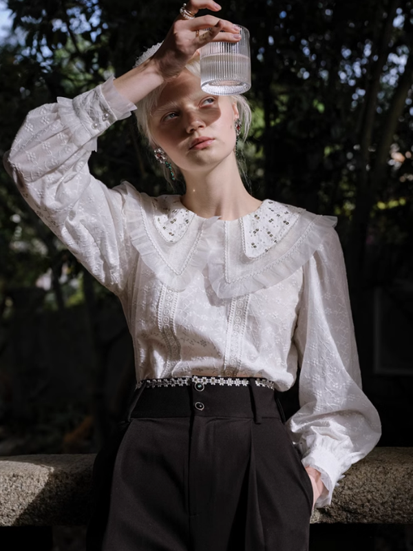 Layered Collar White Flower Blouse