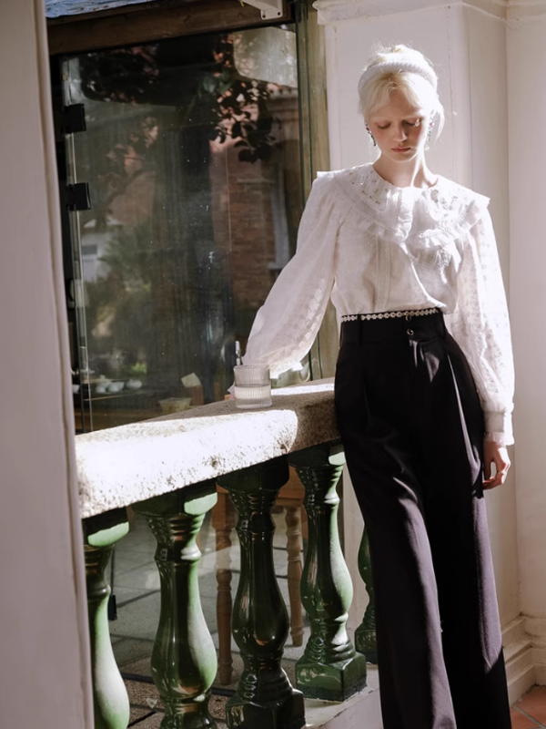 Layered Collar White Flower Blouse