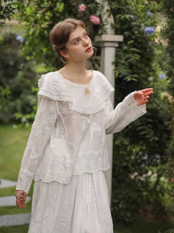 Round Collar Garden Embroidered Blouse