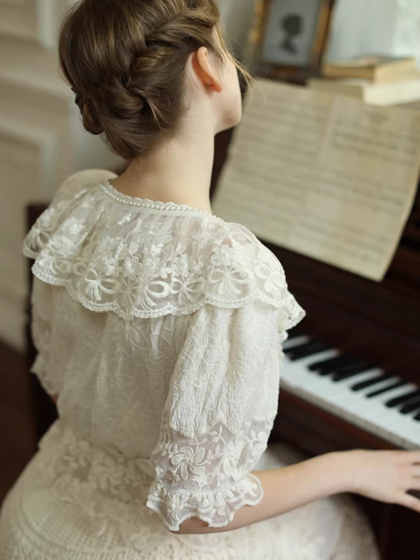 Vintage Floral Embroidery Blouse