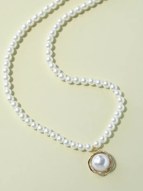 Classic Winding Pearl Neckless