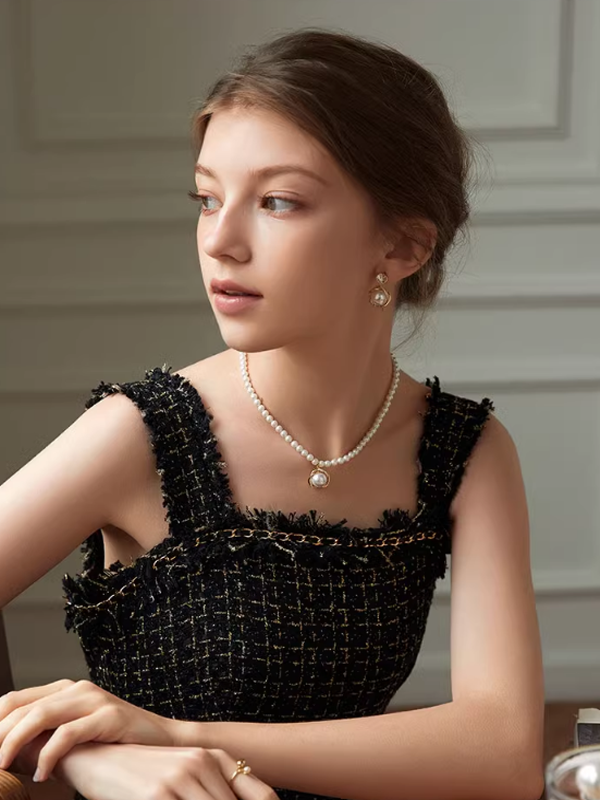 Classic Winding Pearl Neckless