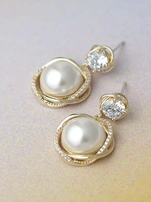 Classic Winding Pearl Earrings