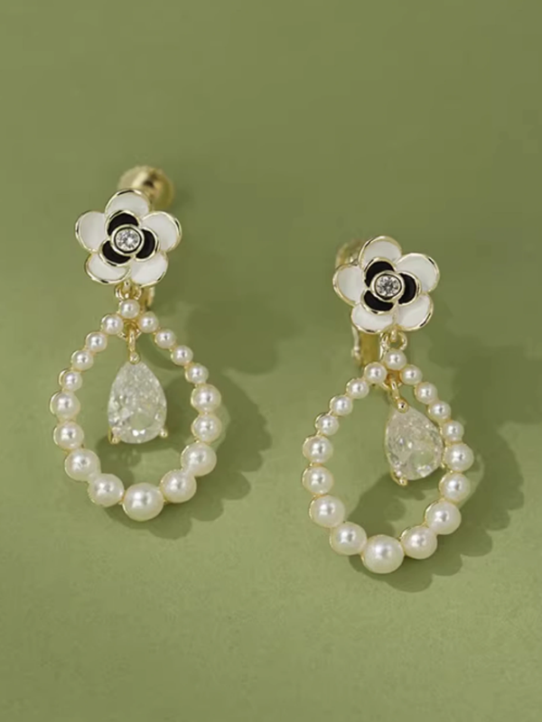 Camellia Rice Pearl Earrings