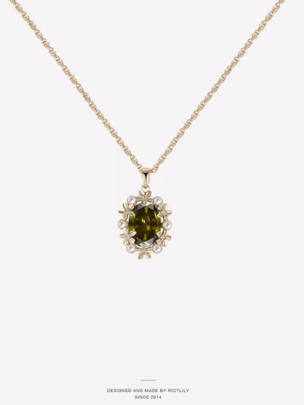 Vintage Flower Green Zirconia Neckless