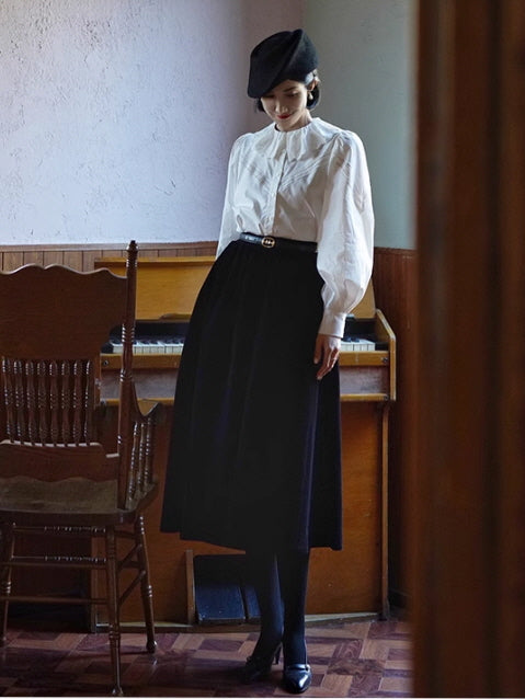 Victorian-Inspired Cotton Blouse with Lace Collar