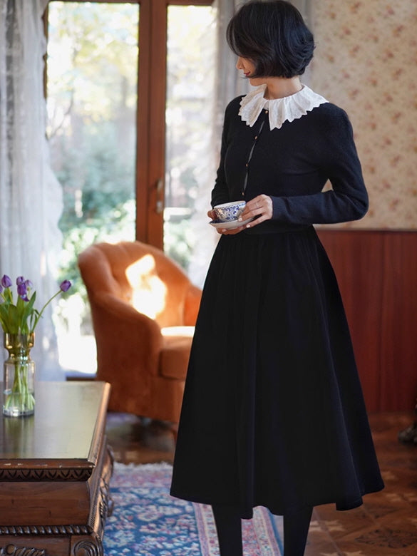 Victorian-Inspired Cotton Blouse with Lace Collar