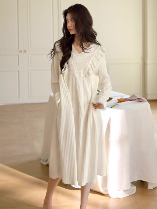 Vintage-Inspired Ivory Cotton Nightgown