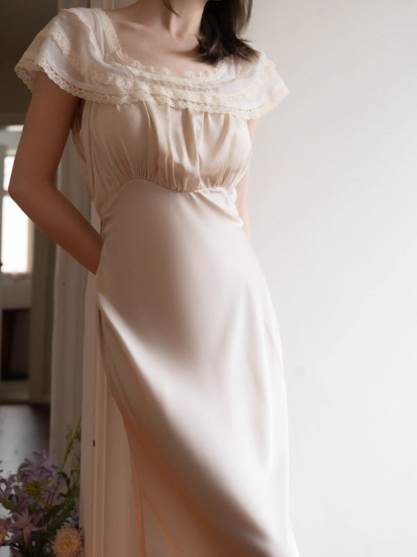 Victorian Lace Collar Cream Nightgown