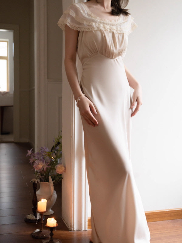 Victorian Lace Collar Cream Nightgown