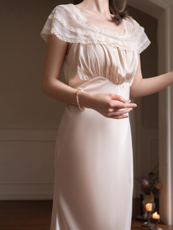 Victorian Lace Collar Cream Nightgown