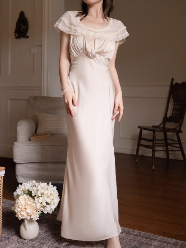 Victorian Lace Collar Cream Nightgown