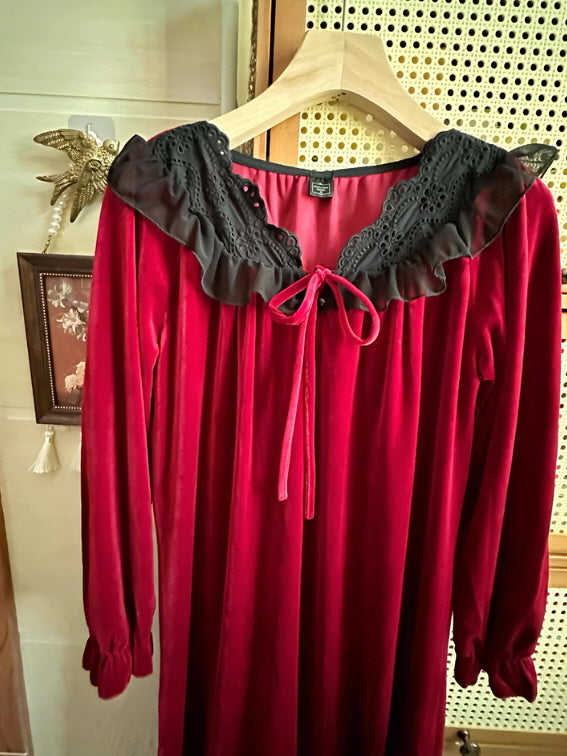 Retro Velvet Princess Nightgown