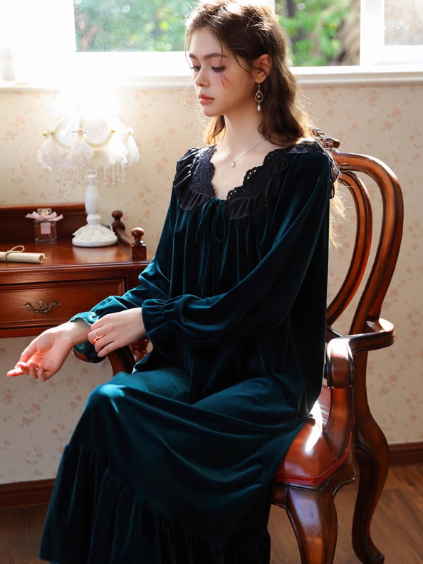 Retro Velvet Princess Nightgown