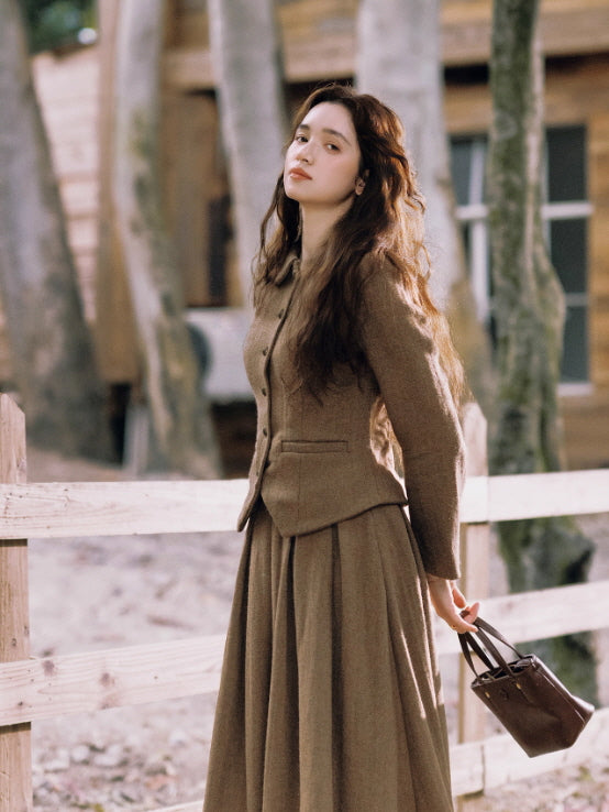 Vintage Jacket & Pleated Skirt – Tailored Details | Cottagecore