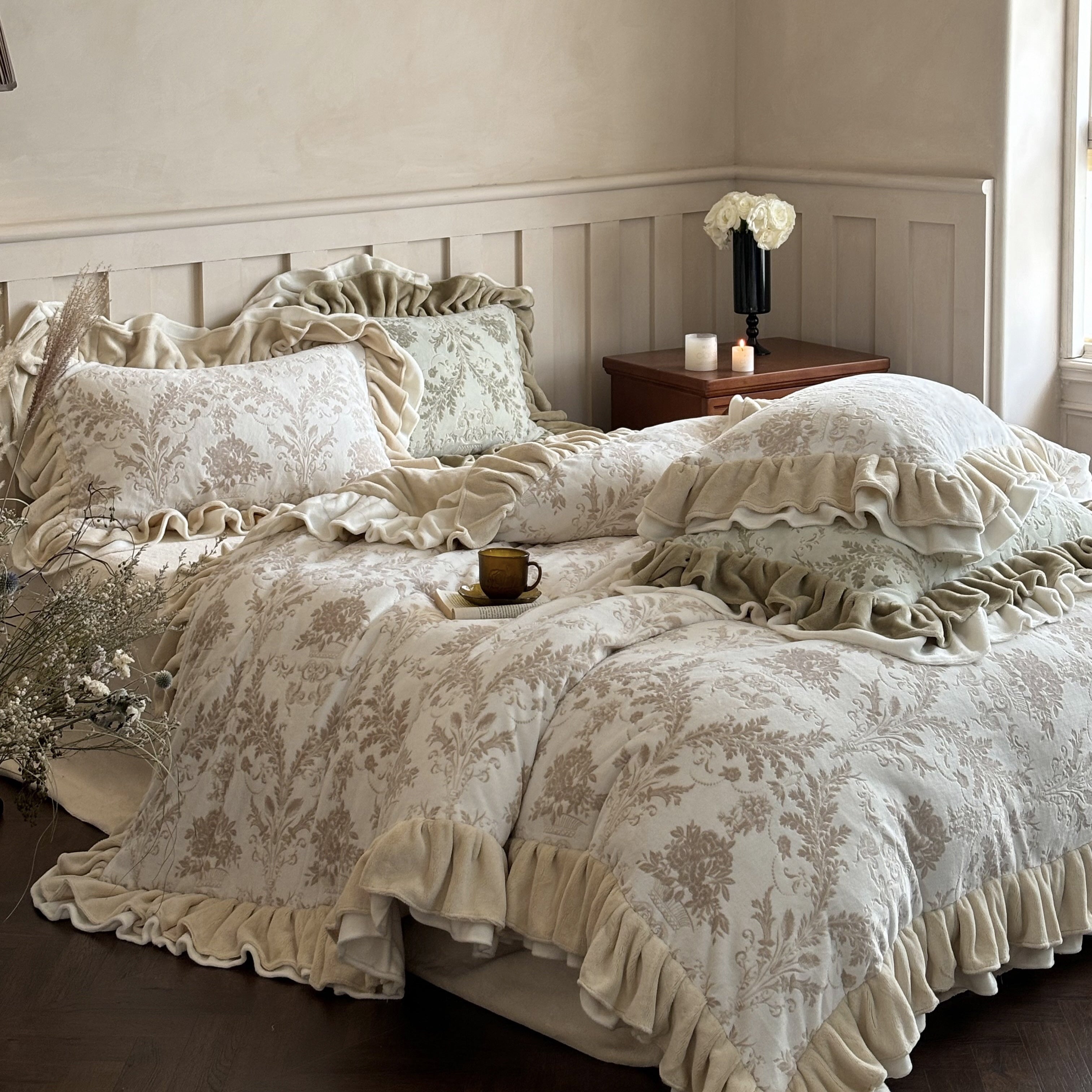 Romantic Velvet Ruffle Duvet Cover Set