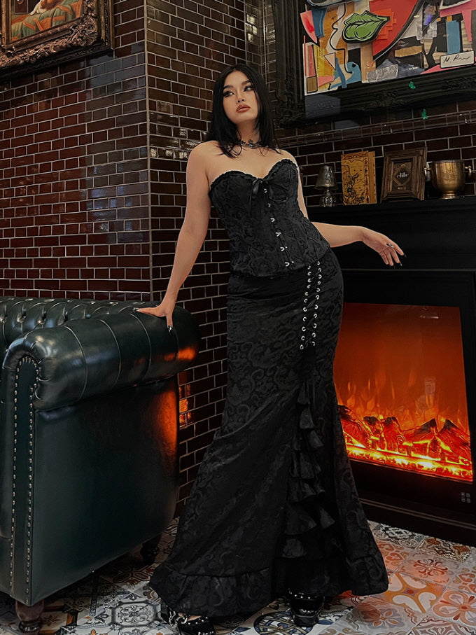 Black Baroque Corset and Ruffle Skirt – Gothic Vintage Outfit