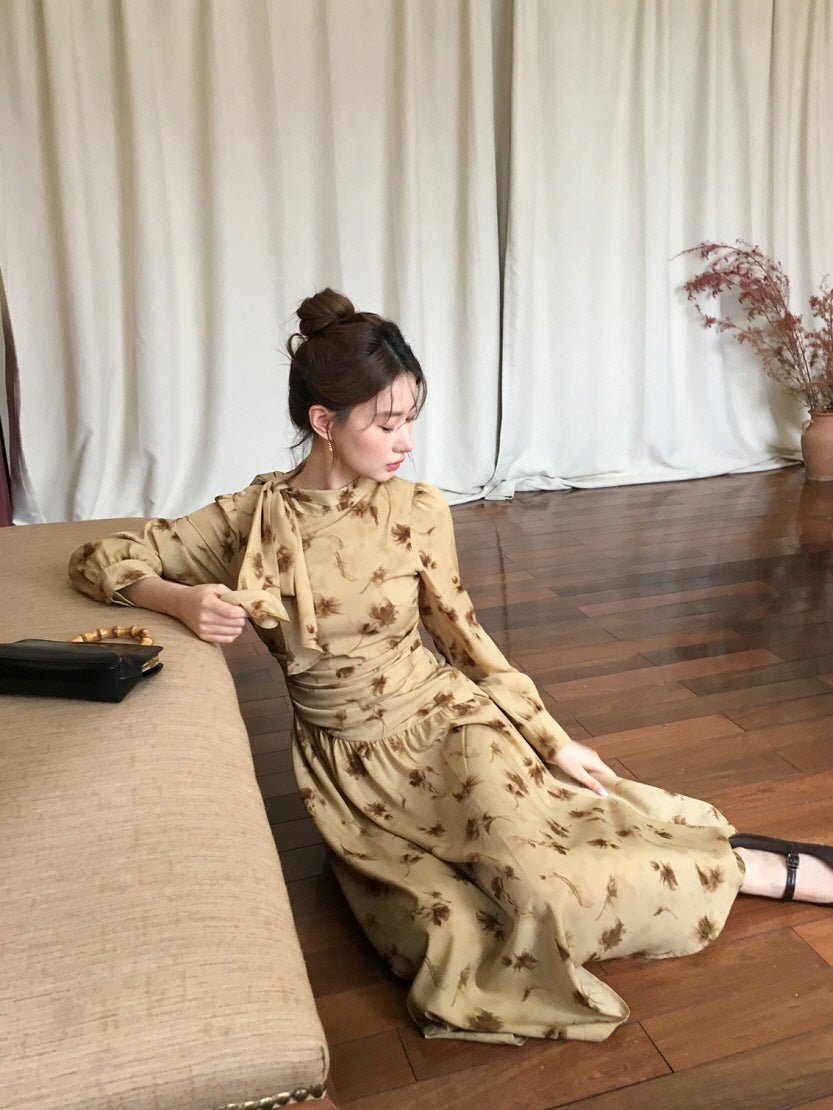 Vintage Floral Tie-Neck Dress